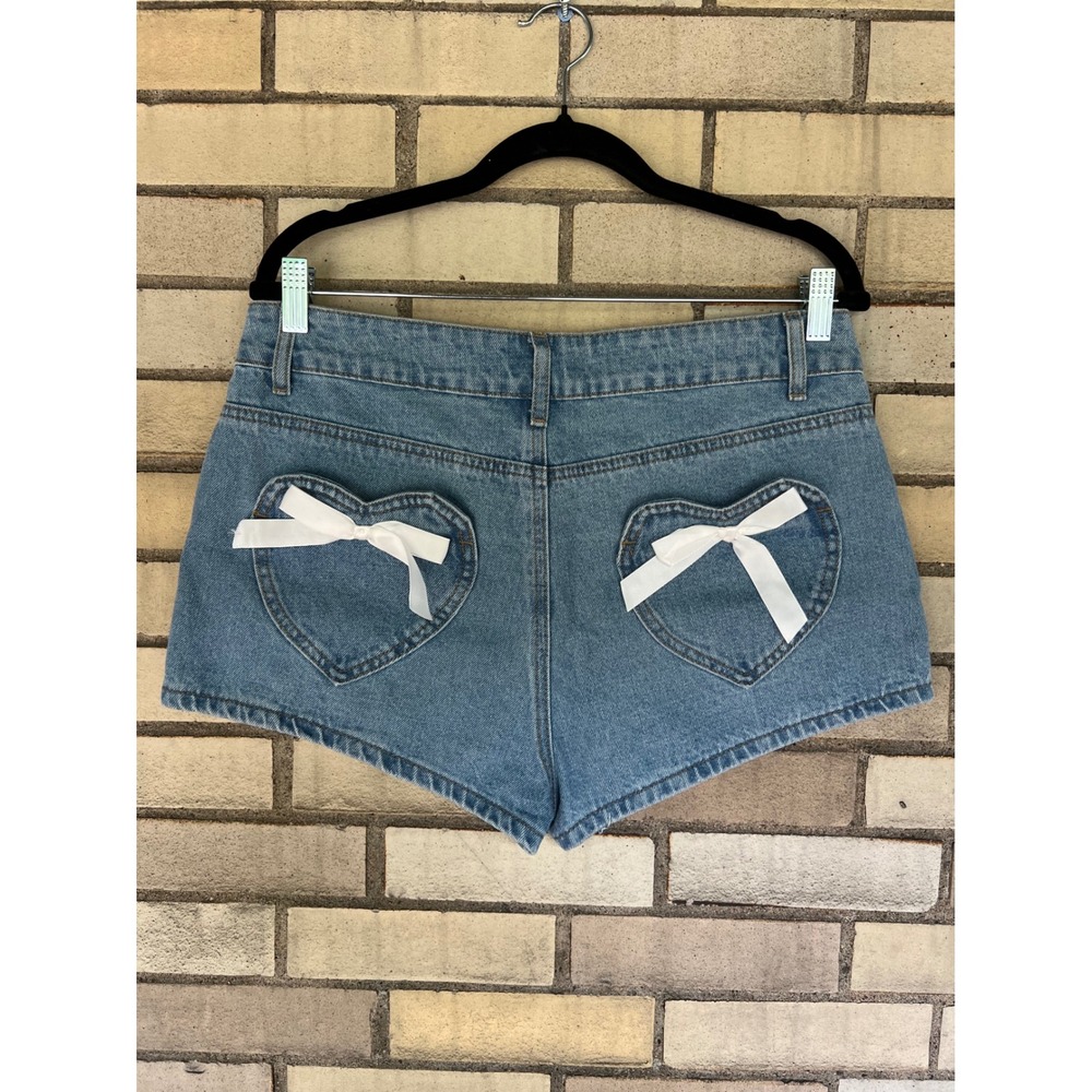 Edikted Light Wash Denim Heart Pocket Bow Jean Shorts Blue Size Large